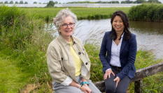 Gabriëlle Mennen van De Ronde Venen en Jenmy Vonk van Kavel Vastgoed bij Het Oosterland