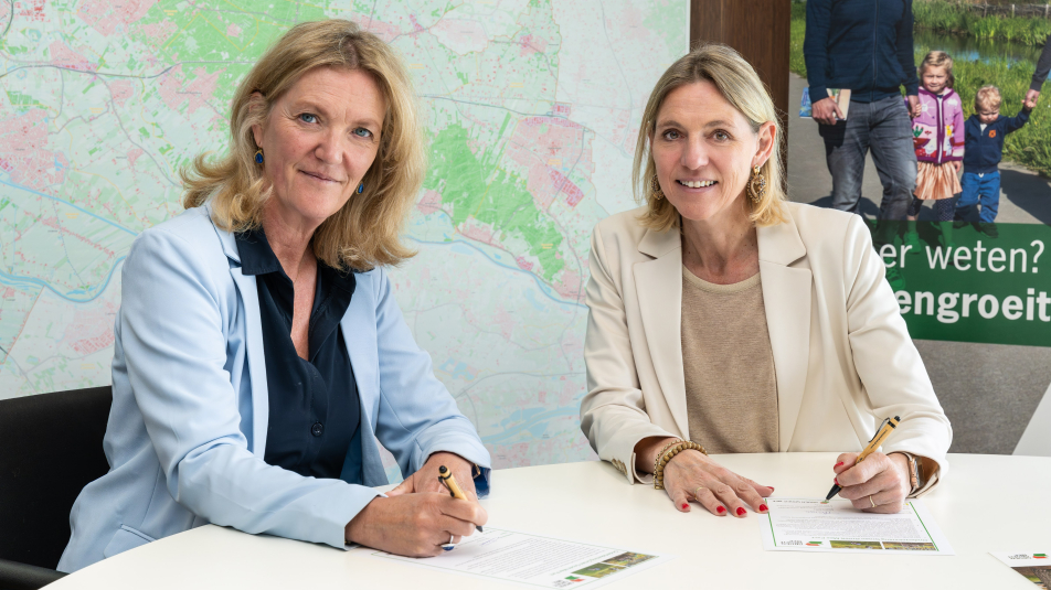 Petra Schut en Mirjam Sterk ondertekenen GGM Pact IVN
